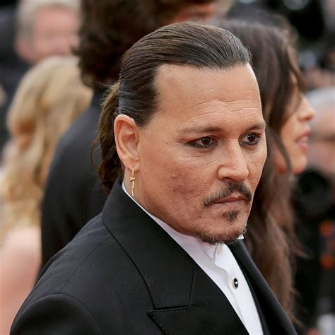 Johnny Depp makes return after health setback as he。